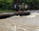 Lai Châu: Vượt qua suối khi lũ về, 6 người bị nước cuốn trôi